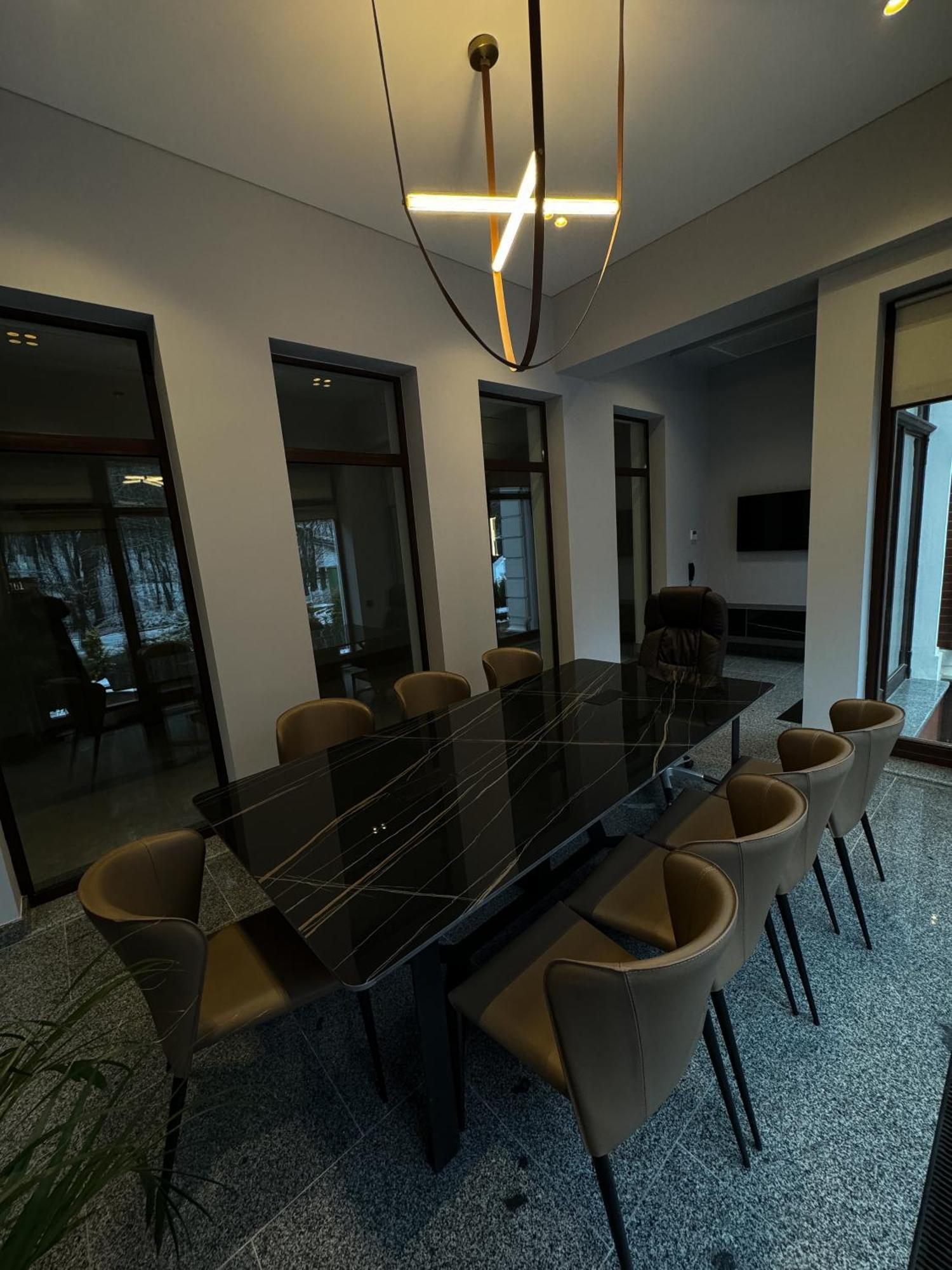 Park Hotel Bristol 乌日霍罗德 外观 照片