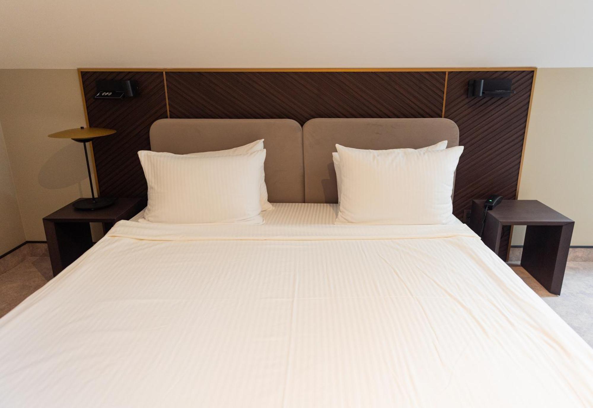 Park Hotel Bristol 乌日霍罗德 客房 照片